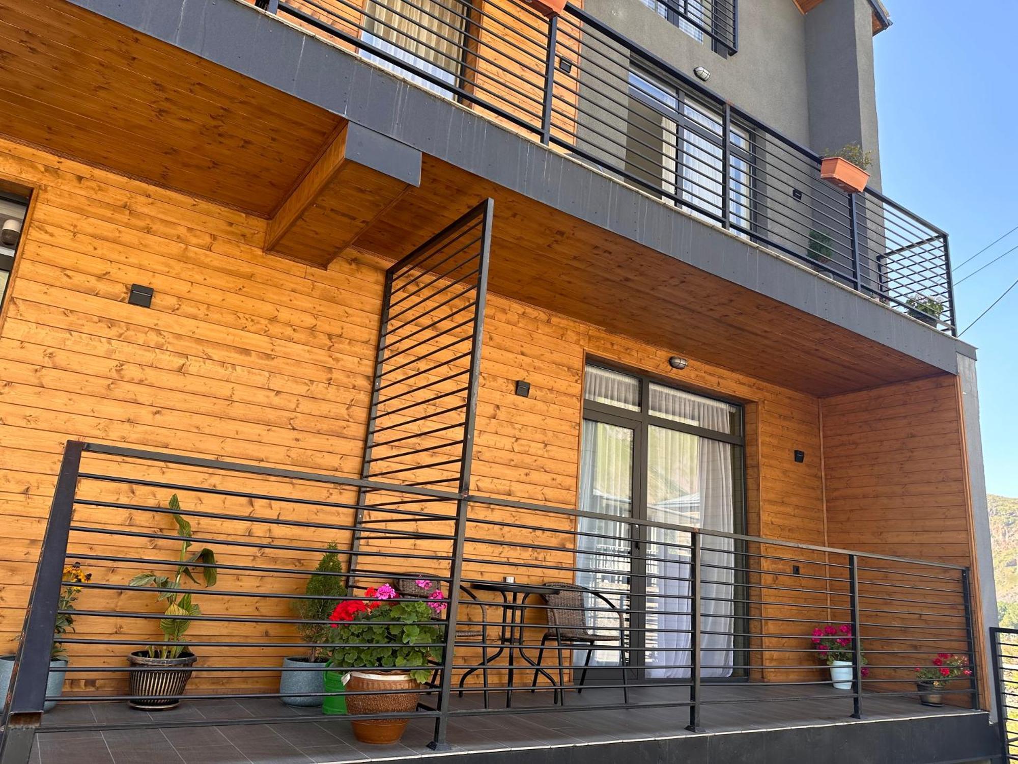 Hotel Mountime Kazbegi Exterior foto